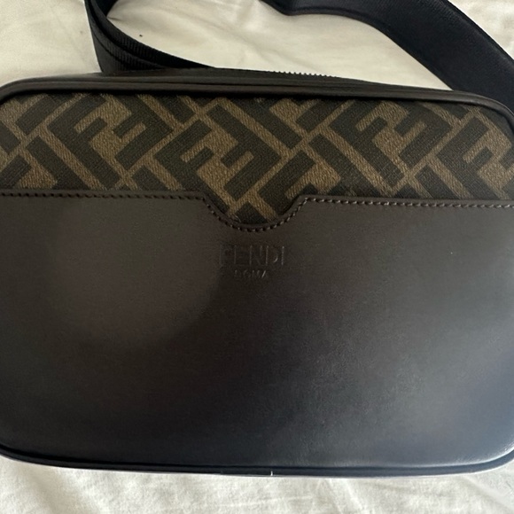 FENDI MESSENGER BAG - Picture 4 of 8